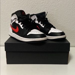 Air Jordan 1 Mid Chile Red Size 7.5